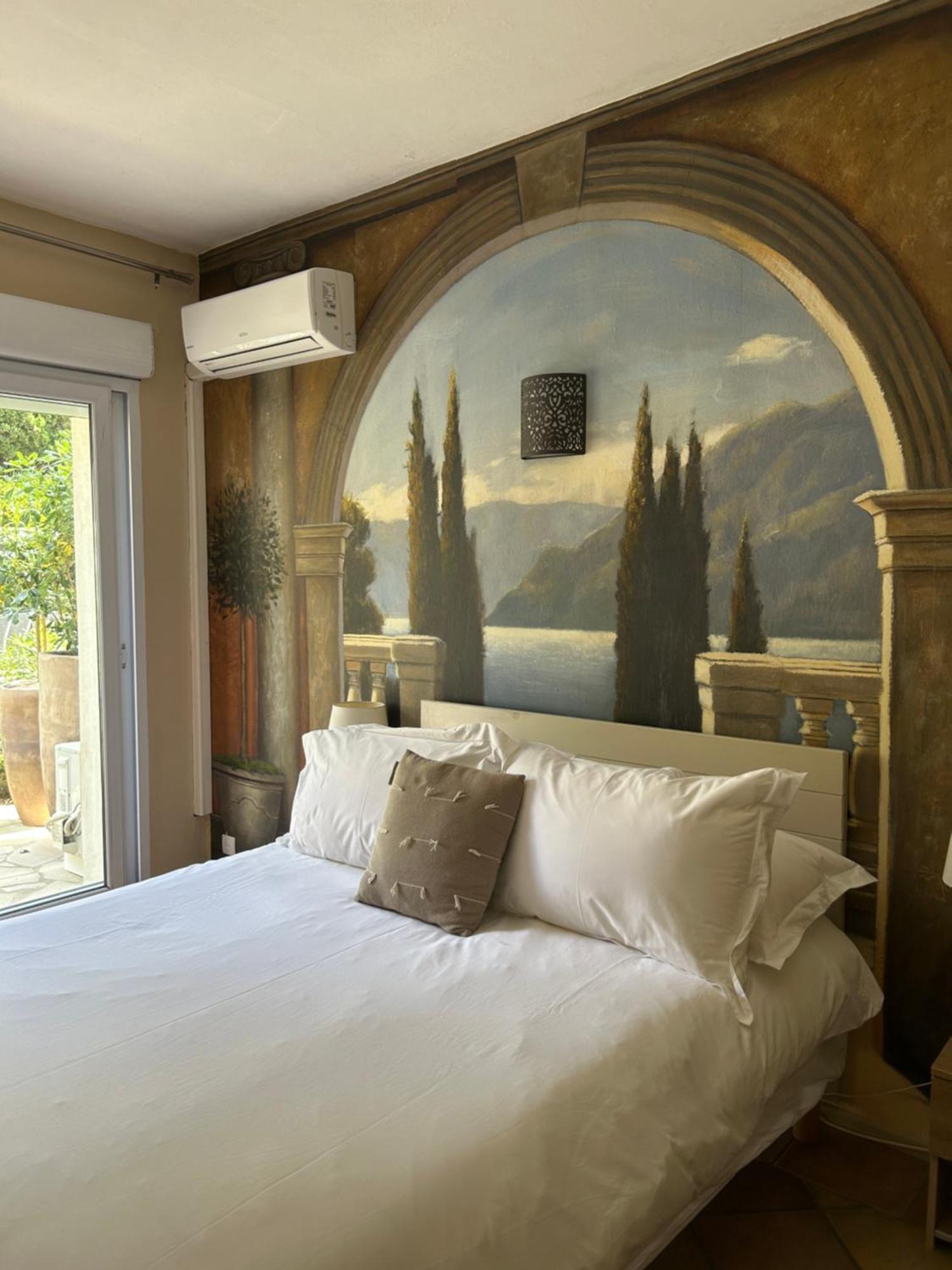 Hotel L'Escale Au Soleil Saint Aygulf Esterno foto